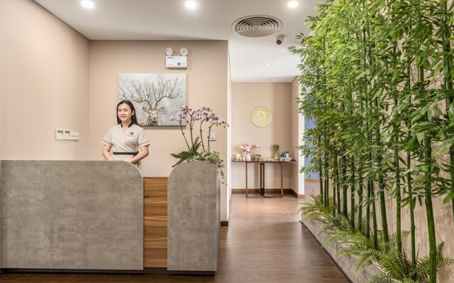 Mangata Beachfront Hotel