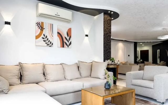 Serene & Spacey 2bdr 15 Min From CAI Airport