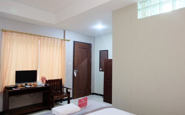 ZEN Rooms Basic D Rainbow near Royal Plaza