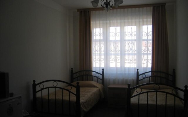 Aliq Hotel