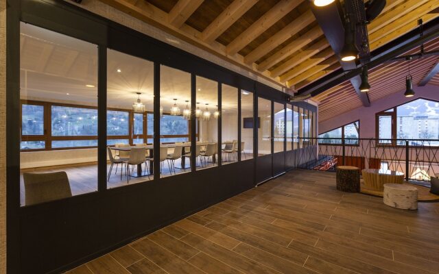 Hotel Base Camp Lodge