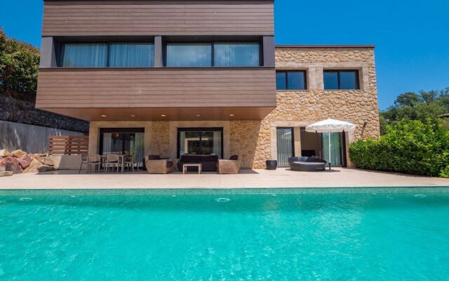 Villa con 2 piscinas