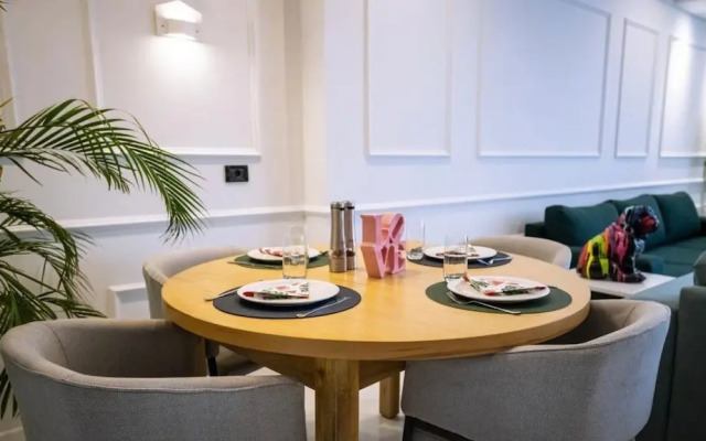 Monot Suites