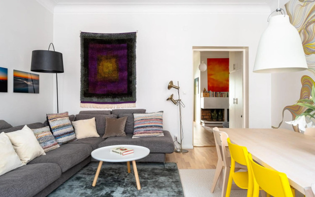 Luxury 2BR Central Getaway, Workation, Staycation, Remote Work