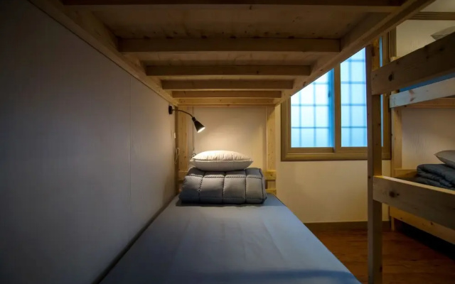 CLIP Guest House - Hostel