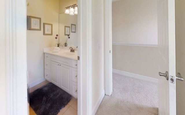 Palm Breeze 5 Bedroom Holiday Home