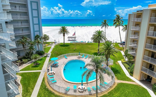 Jamaica Royale Beach View Tower by Beachside Management