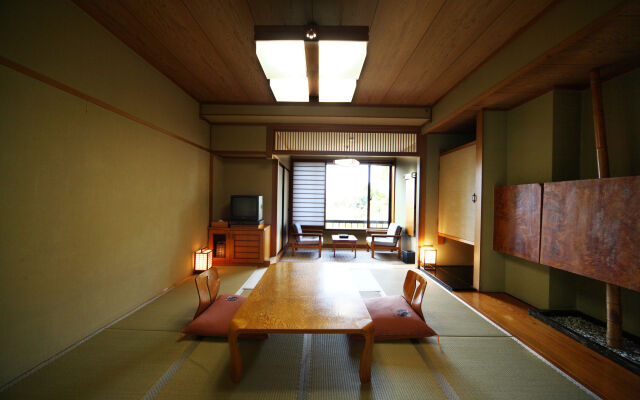 Taisenkaku