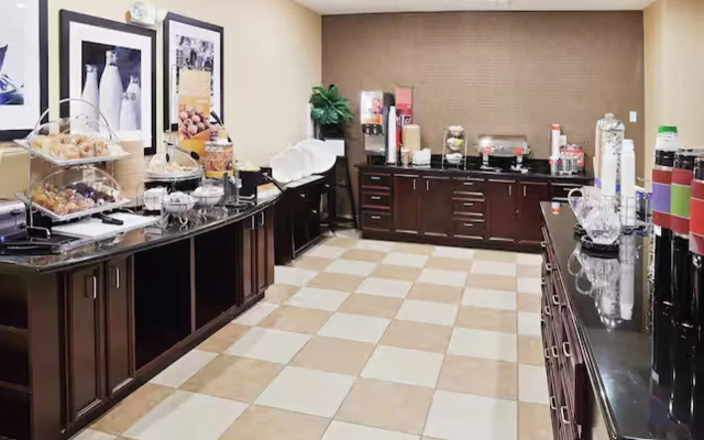 Hampton Inn and Suites Dumas