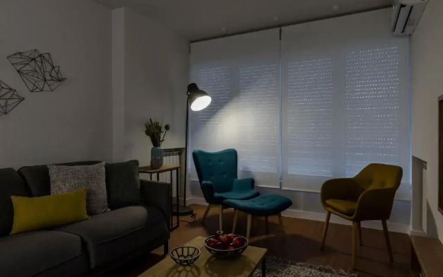 Francisco Silvela Apartment by Flatsweethome