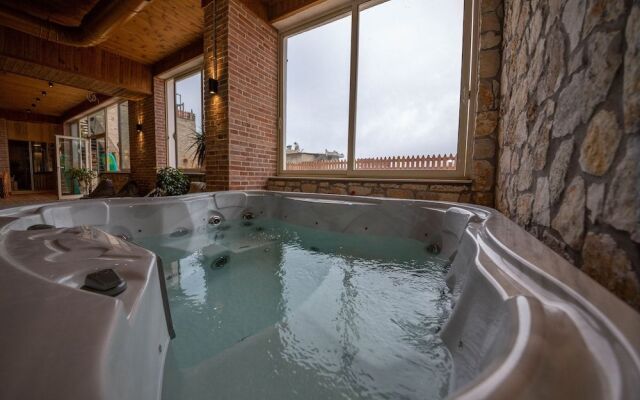 Aerial Hotel & Spa