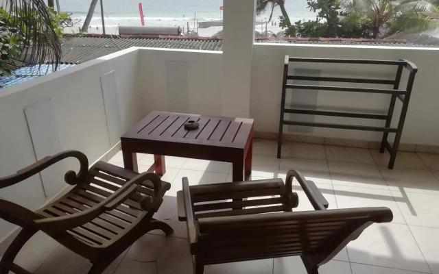 Universal Beach Guest House  Restaurant
