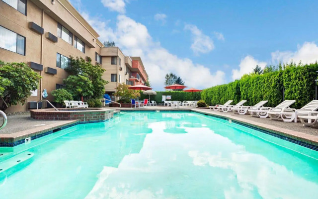 Ramada by Wyndham Tukwila Southcenter