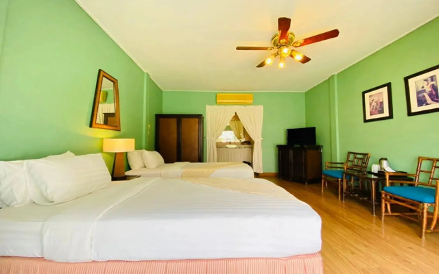 Safari Riviera Resort