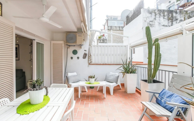 Cuban Green Terrace Apart -1st Floor-center