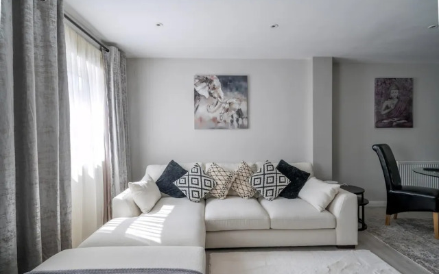 Modern South Wimbledon Stay