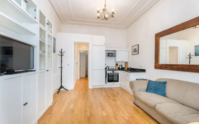 Chelsea Earls Court apartment