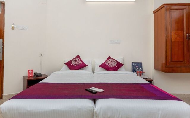 OYO Flagship 17298 Kishore Inn