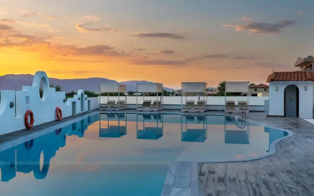 Apollo Apartments