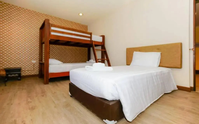 Family Room for 5 pax near Thapae Gate