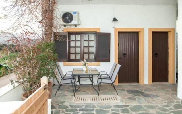 Seaside Family house with playground - El Zachos