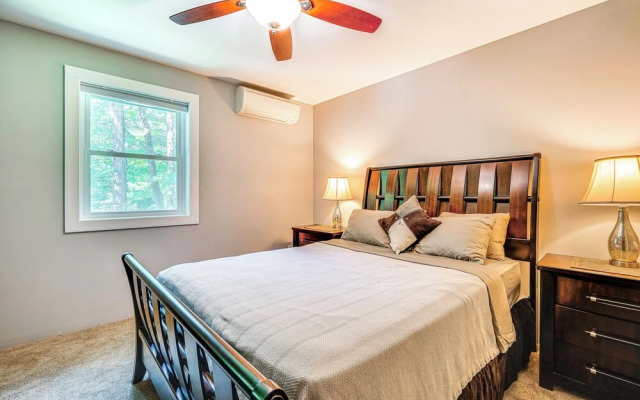 Wilmington Retreat Near Trails, Skiing & Festivals