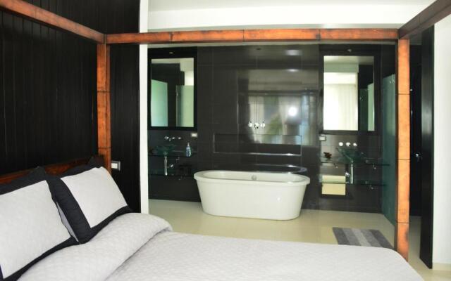 Villa Oceanfront Beach Access And Swim Pool Samana
