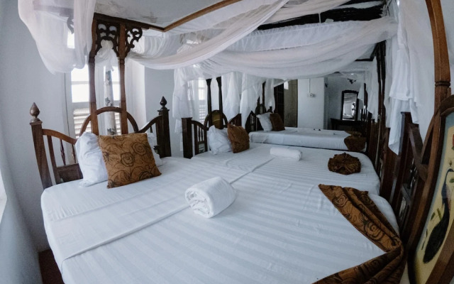 Pyramid Luxury Hotel