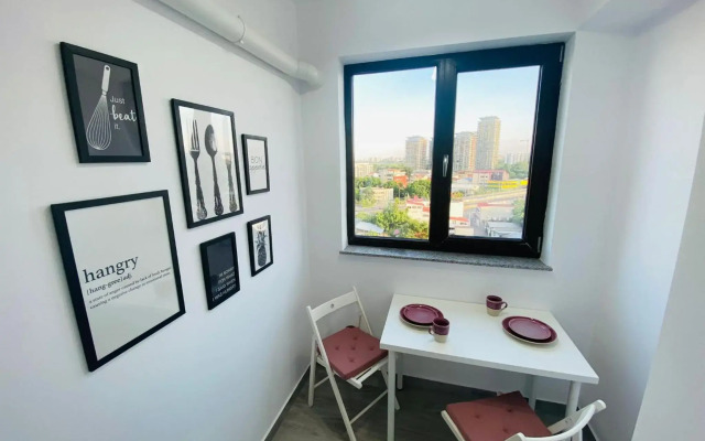 SOHO Apartment - City View with Rooftop Garden