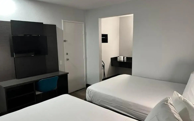 Motel 6 Lakeland, FL