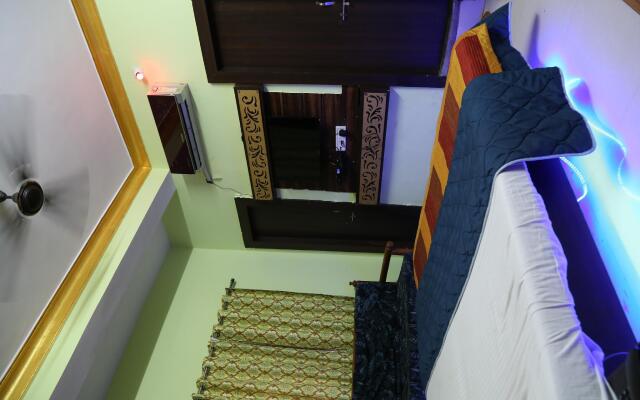 Hotel Shri Karani Vilas
