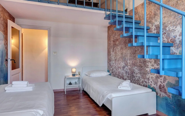 Palestro Apartment by Mamo Florence