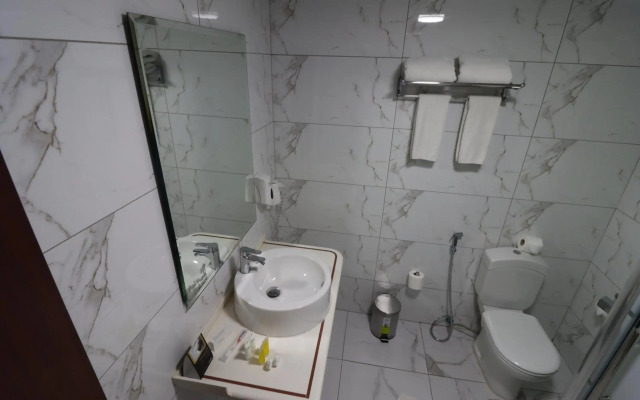 Larsa Hotel