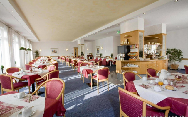 Fairway Hotel