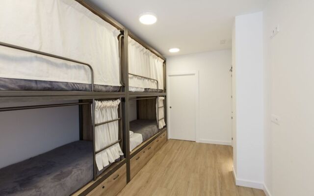 Winederful Hostel & Café