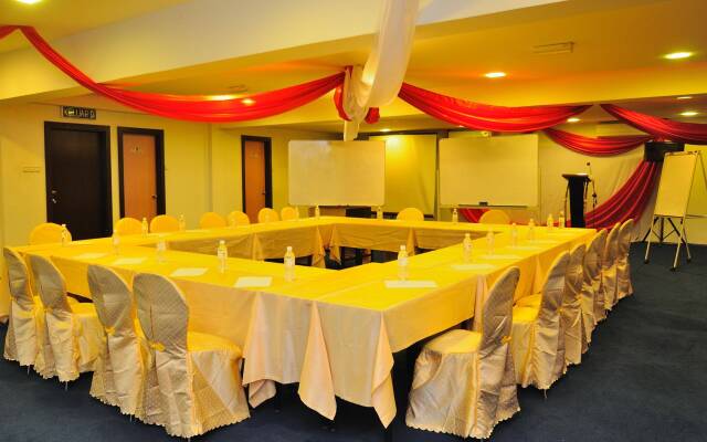 2 Inn 1 Boutique Hotel & Spa