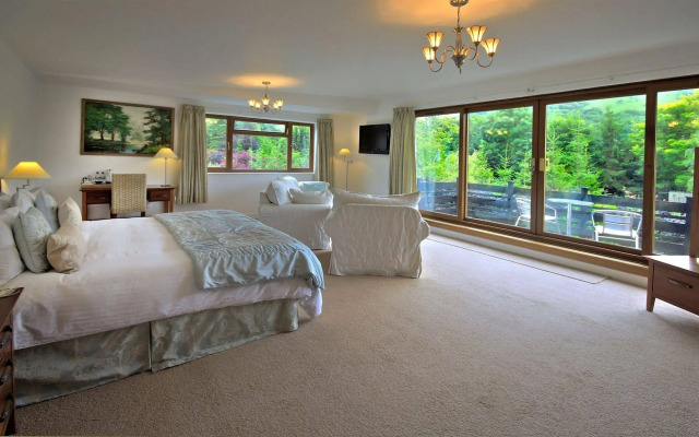 Tovey Lodge