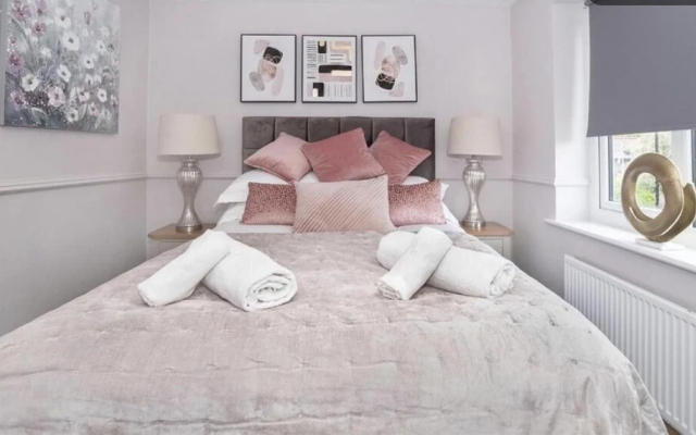 Inviting 2-bed House in York