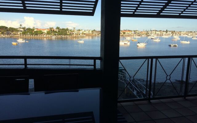 Kirribilli 13 - 2 BDRM Riverview Apartment
