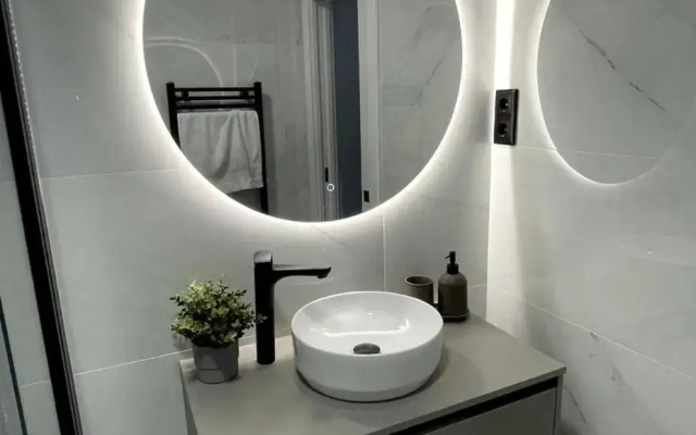 Apartamento Nuevo con patio, situado en el centro.
