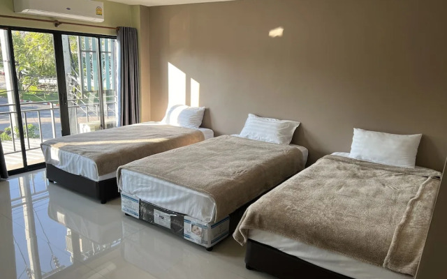 V Tharm Hotel