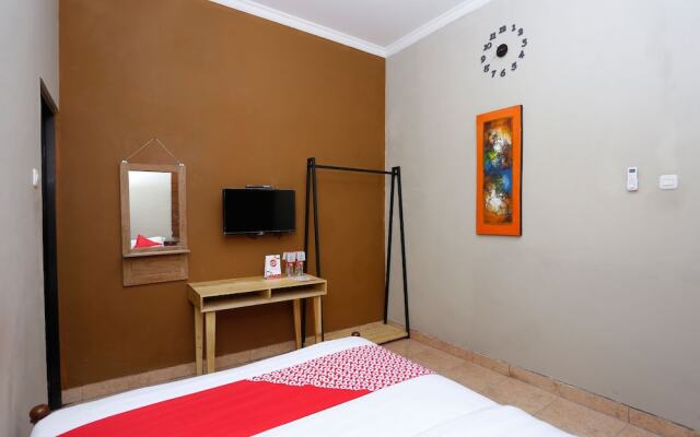 OYO 1072 Kampung Condro Wulan Guesthouse