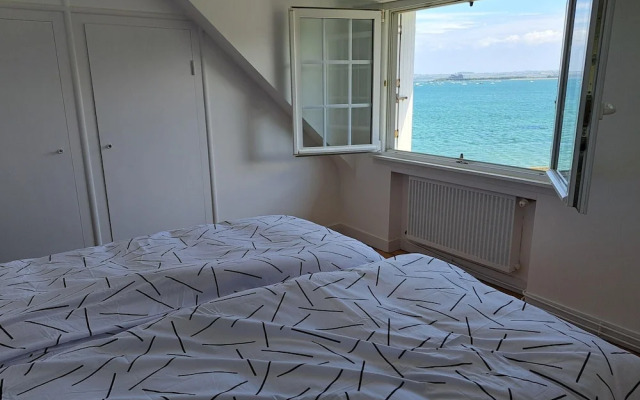 XXL Holiday Home Directly by the sea