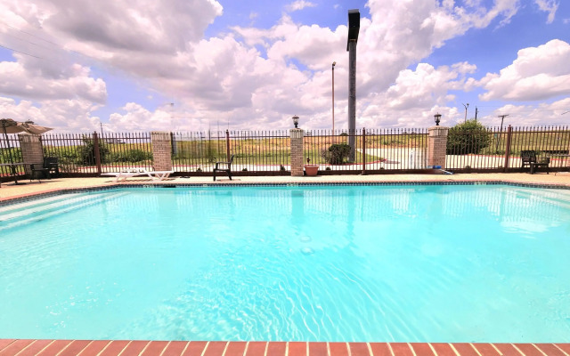 Days Inn by Wyndham Navasota