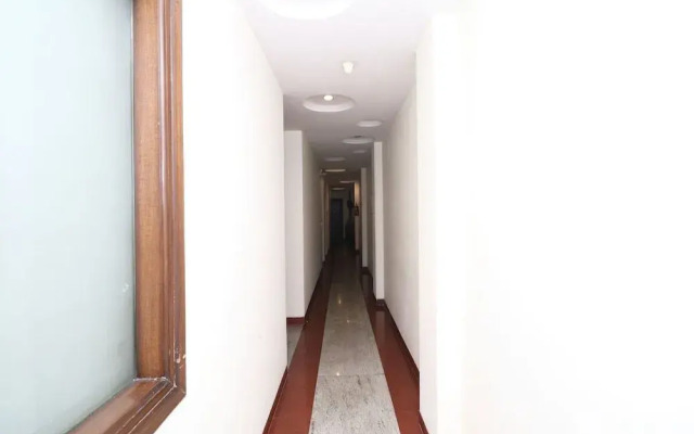 Capital O 307 Hotel The Class