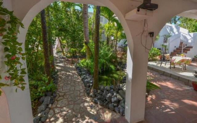 Coconut Palms Inn On The Beach