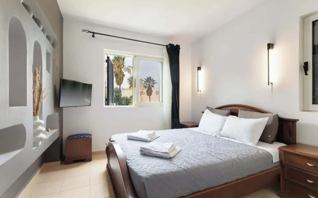 Villa Elias 1BR Upper Apt with Pool