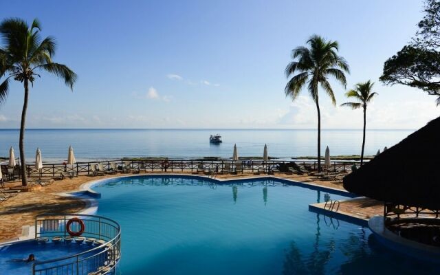 Ledger Plaza Bahari Beach