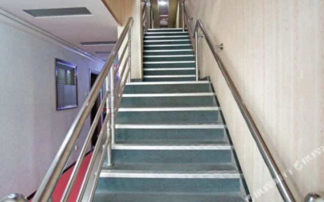 Zhongyi Hostel