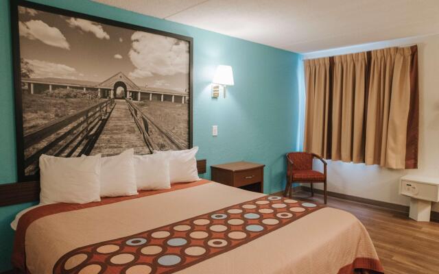 Super 8 by Wyndham Danbury